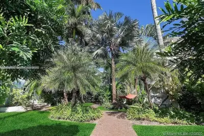 727 14th Pl #1, Miami Beach: photo 1 of 13