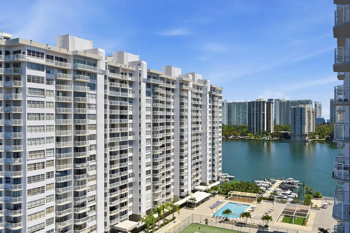 18011 Biscayne Blvd #1502, Aventura: photo 1 of 41