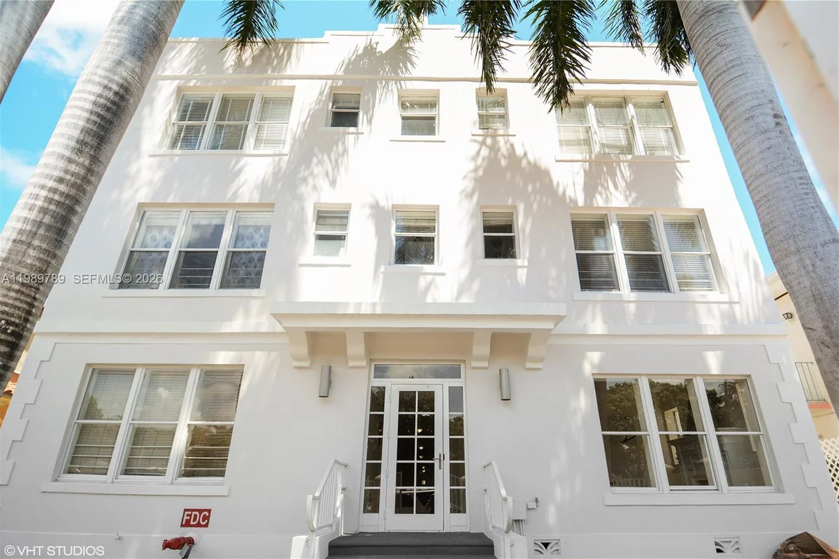 1027 Pennsylvania Ave #203, Miami Beach: photo 1 of 14