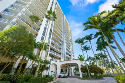 3598 Yacht Club Dr #1204, Aventura: photo 1 of 19