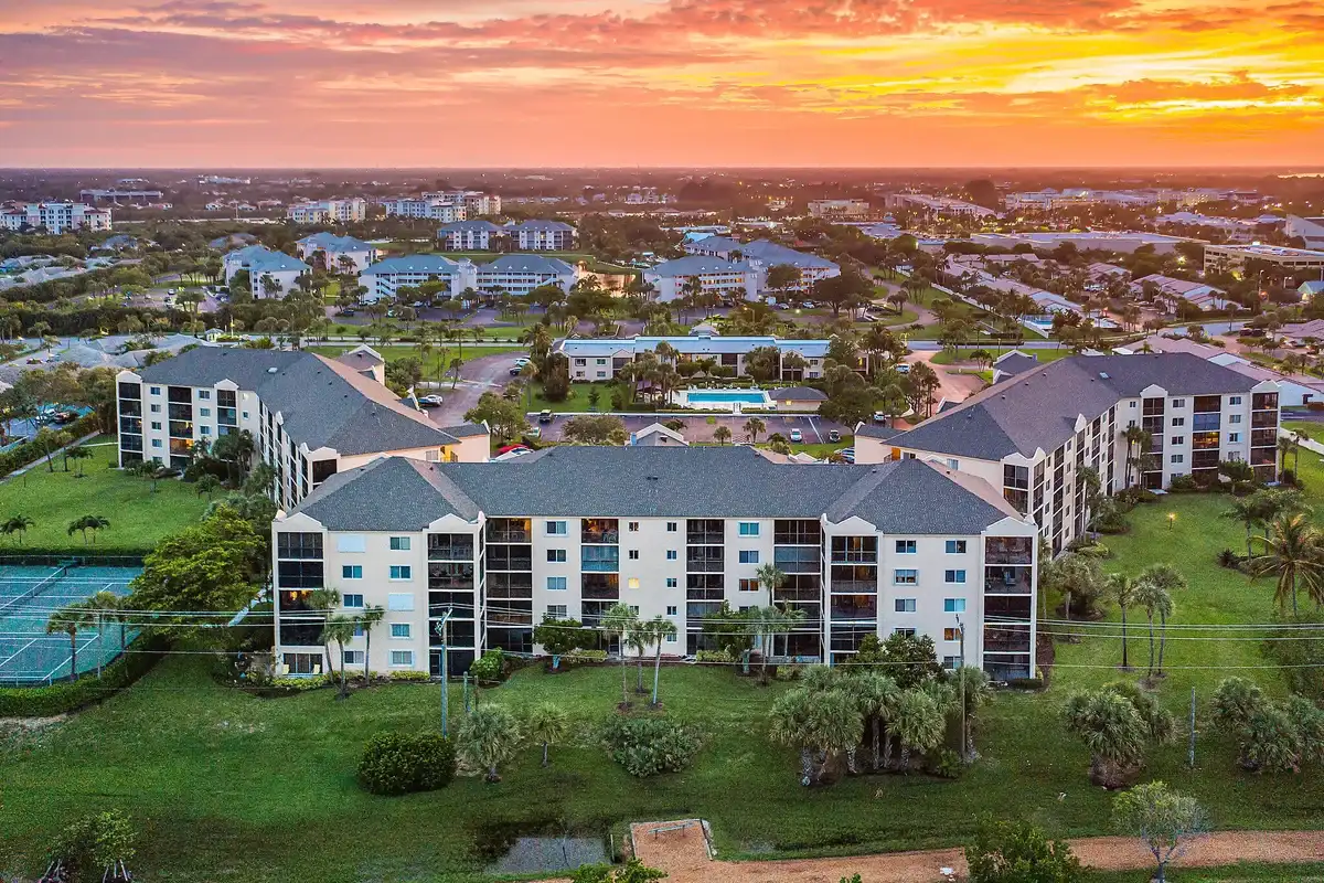275 Palm Ave #C402, Jupiter: photo 1 of 48