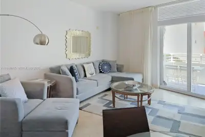 225 Collins Ave #4J, Miami Beach: photo 1 of 15