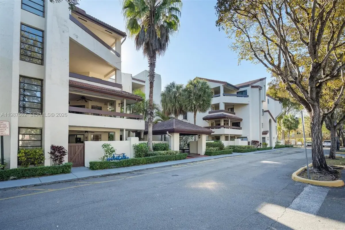 9040 SW 125th Ave #D408, Miami: photo 1 of 54