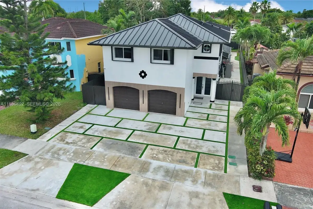 14052 SW 167th Ter, Miami: photo 1 of 33
