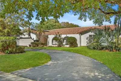11101 NW 26th Dr, Coral Springs: photo 1 of 70