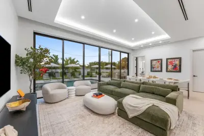 220 S Swinton Ave, Delray Beach: photo 1 of 81