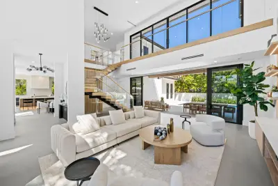 2625 NE 29th Ct, Fort Lauderdale: photo 1 of 61