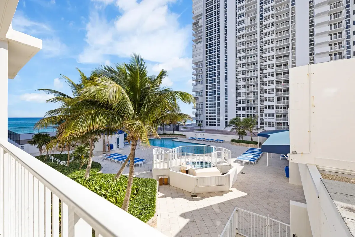 1360 S Ocean Blvd #403, Pompano Beach: photo 1 of 36