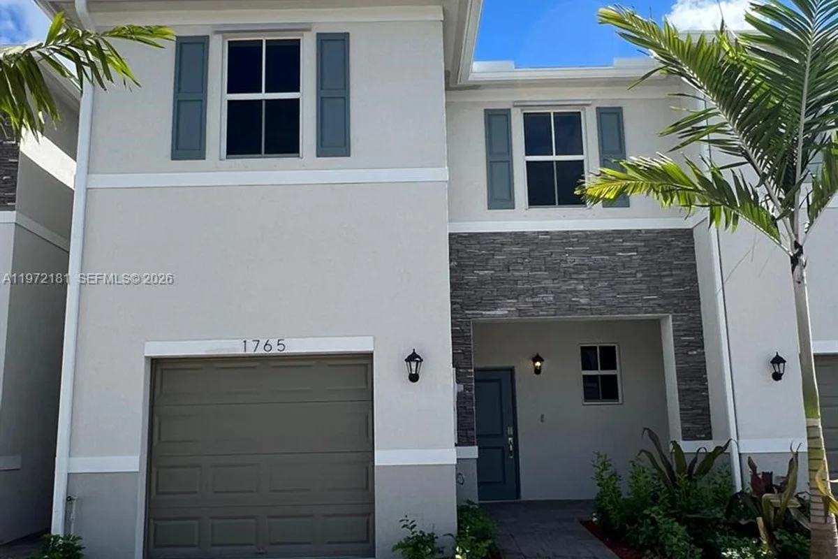 1765 SE 7th Ter, Homestead: photo 1 of 30