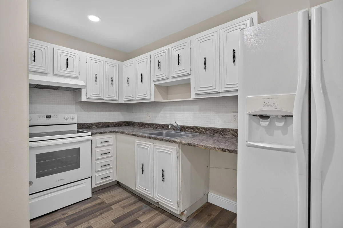 220 NW 43rd Ct, Deerfield Beach: photo 1 of 31