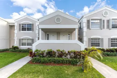 2274 SE 27th Dr #205-F, Homestead: photo 1 of 27