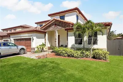 709 SE 35th Ave, Homestead: photo 1 of 15