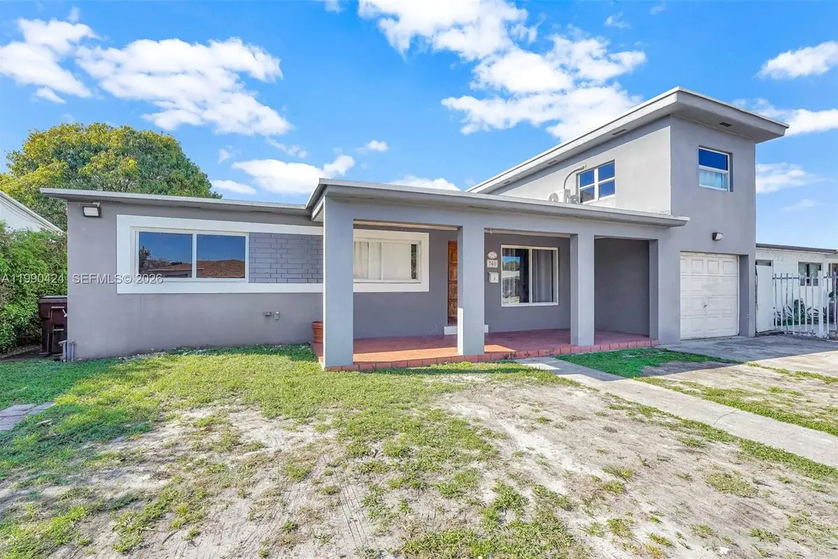 760 E 55th St, Hialeah: photo 1 of 44