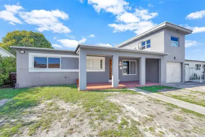 760 E 55th St, Hialeah: photo 1 of 44