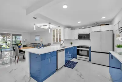 205 SE 11th Ter #101, Dania Beach: photo 1 of 43