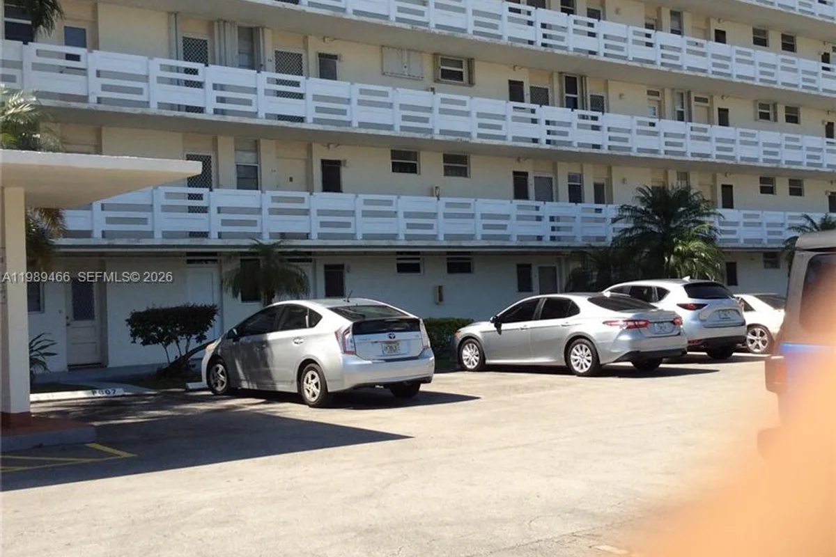 3000 Marcos Dr #P312, Aventura: photo 1 of 25