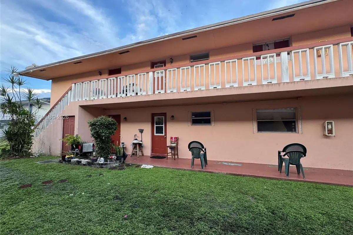 7471 SW 10th Ct #102D, North Lauderdale: photo 1 of 12