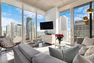 151 SE 1st St #2802, Miami: photo 1 of 31
