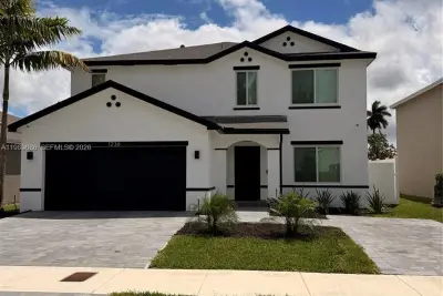 1236 NW 208th St, Miami Gardens: photo 1 of 50