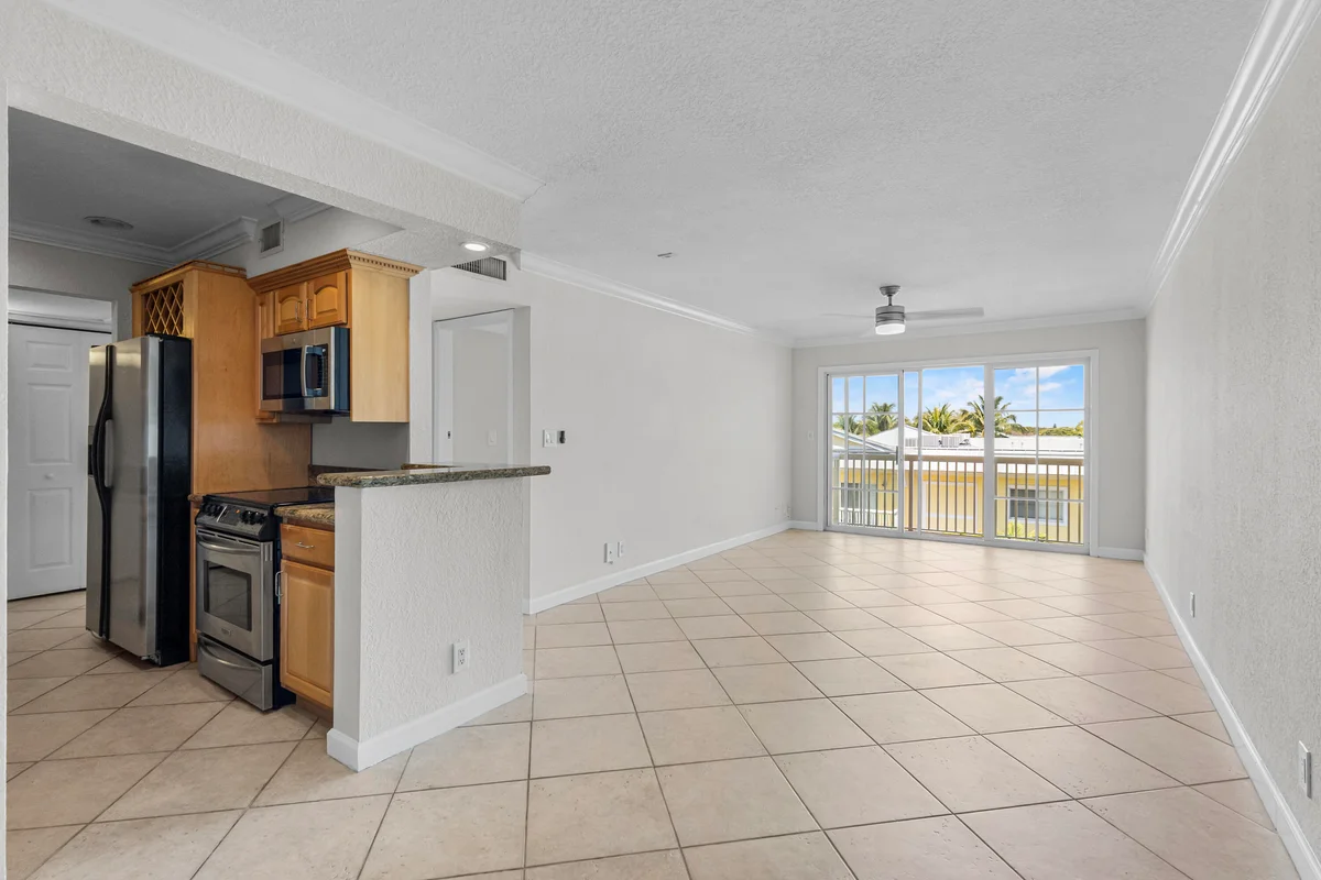 1515 E Broward Blvd #426, Fort Lauderdale: photo 1 of 32