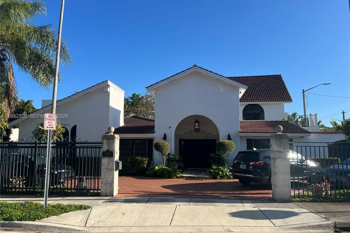 2190 SW 22 Ter, Miami: photo 1 of 37