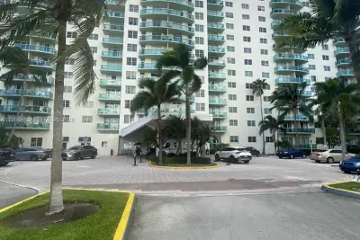 19390 Collins Ave #123, Sunny Isles Beach: photo 1 of 23