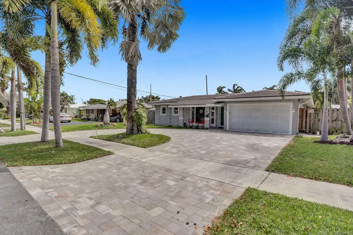 470 SE 4th Ct, Pompano Beach: photo 1 of 58