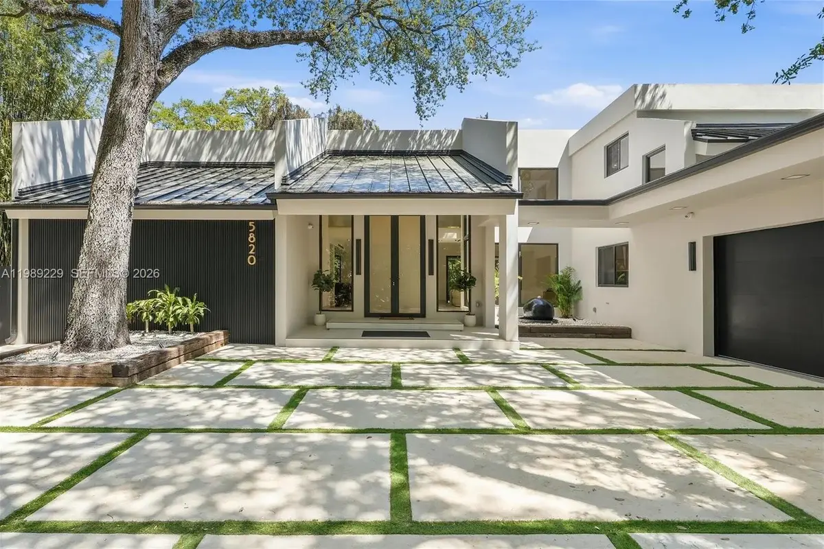 5820 SW 33rd Ln, Hollywood: photo 1 of 70