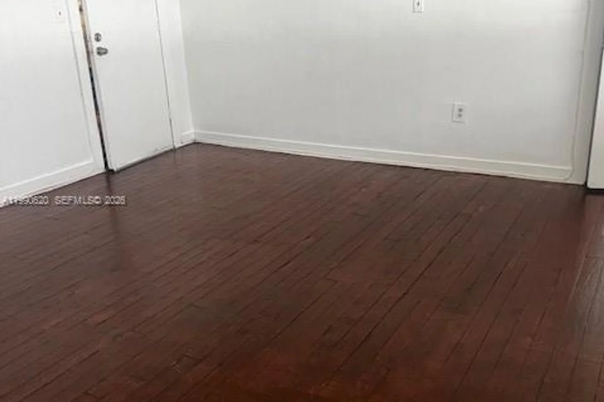 1611 Pennsylvania Ave #4, Miami Beach: photo 1 of 5