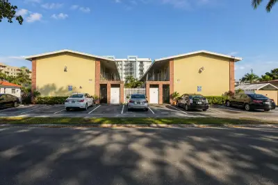 13 NE 2nd Ave #201, Dania Beach: photo 1 of 19