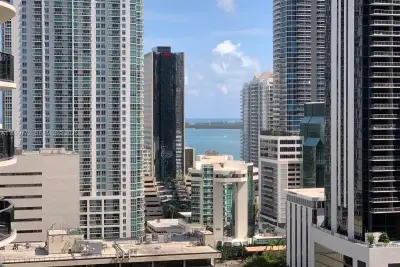 55 SW 9 St #2003, Miami: photo 1 of 10