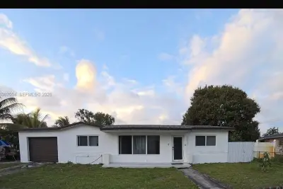2011 NW 178th St, Miami Gardens: photo 1 of 3