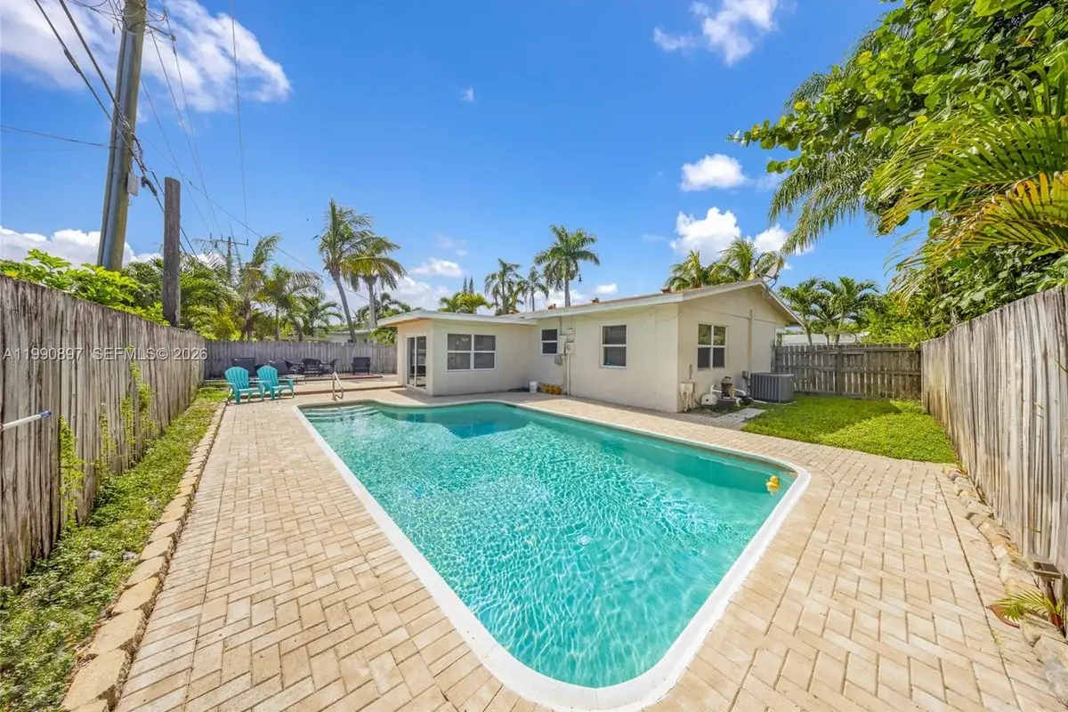 1460 NE 30th Ct, Pompano Beach: photo 1 of 18