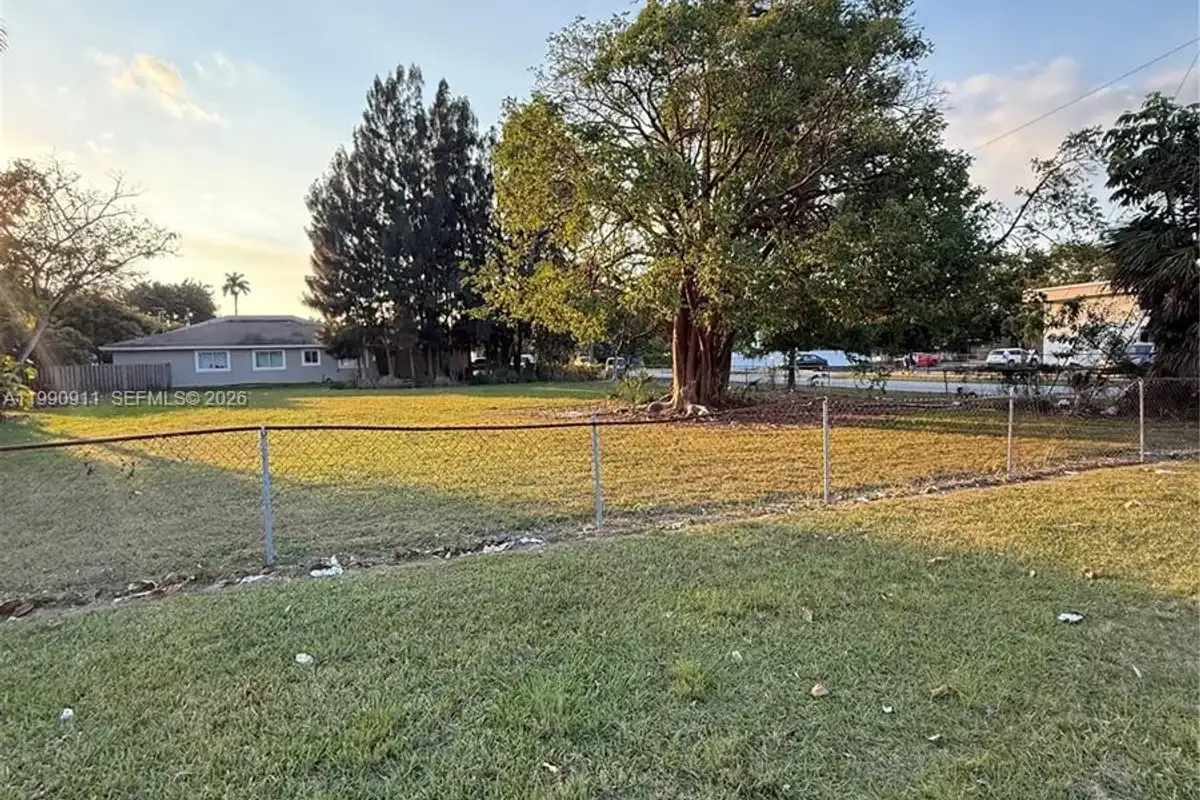 199 NE 9th St, Homestead: photo 1 of 1