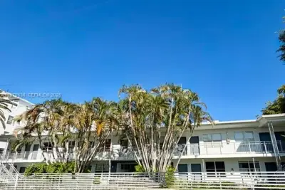 2445 Lake Pancoast Dr #7, Miami Beach: photo 1 of 40