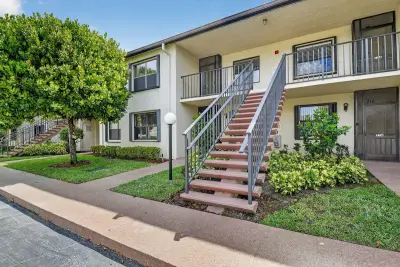 7855 Willow Spring Dr #725, Lake Worth: photo 1 of 73