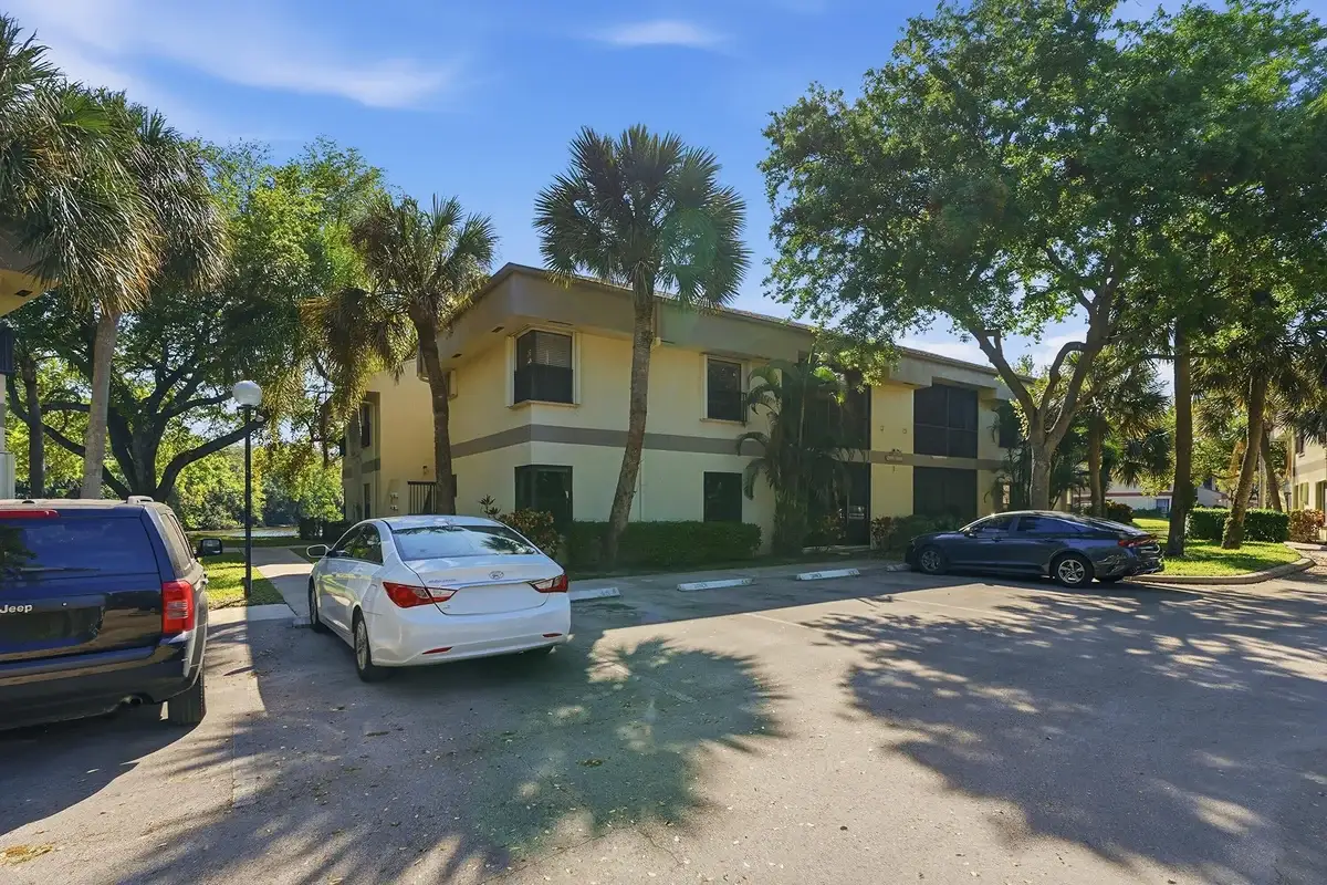2928 Carambola Cir S, Coconut Creek: photo 1 of 30
