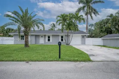4541 SW 28th Ter, Dania Beach: photo 1 of 9