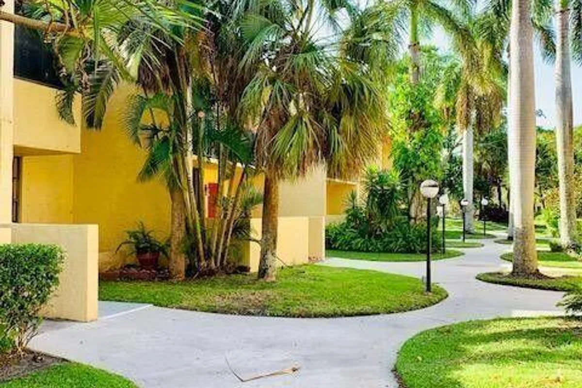 793 SE 1st Way #73, Deerfield Beach: photo 1 of 40