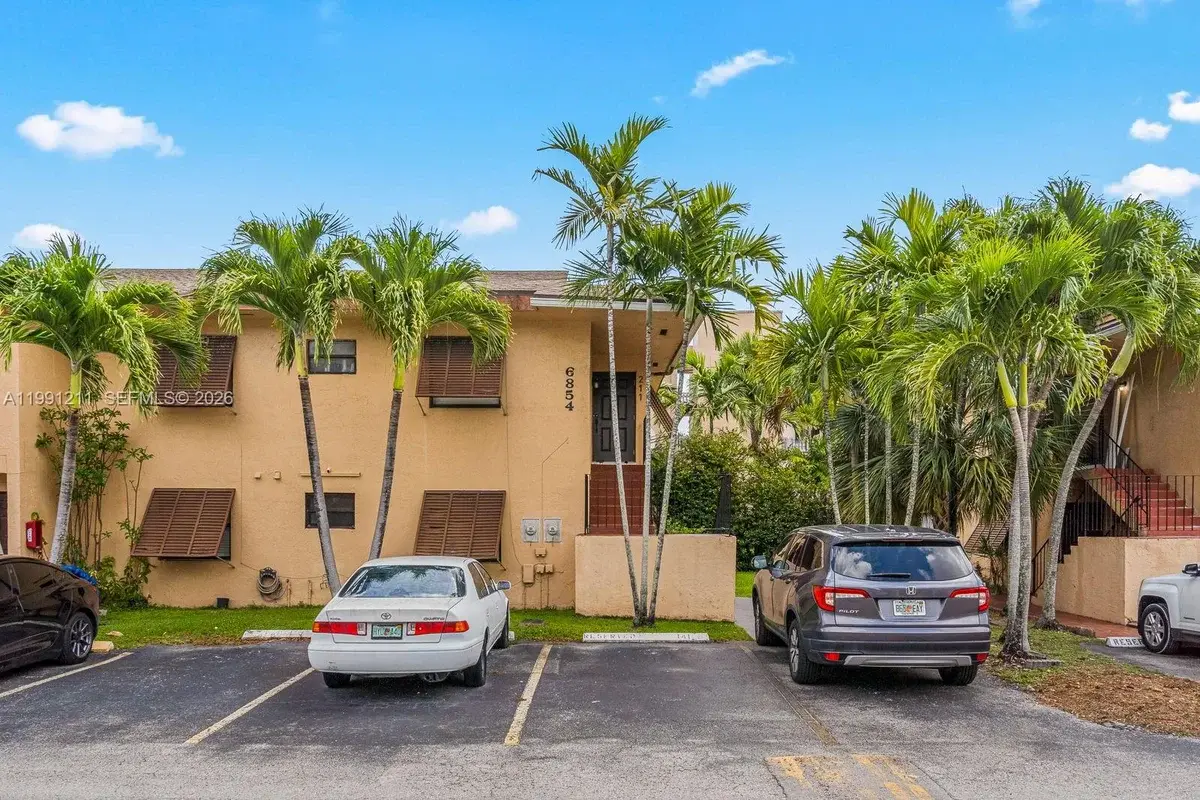 6854 NW 173rd Dr #210, Hialeah: photo 1 of 40