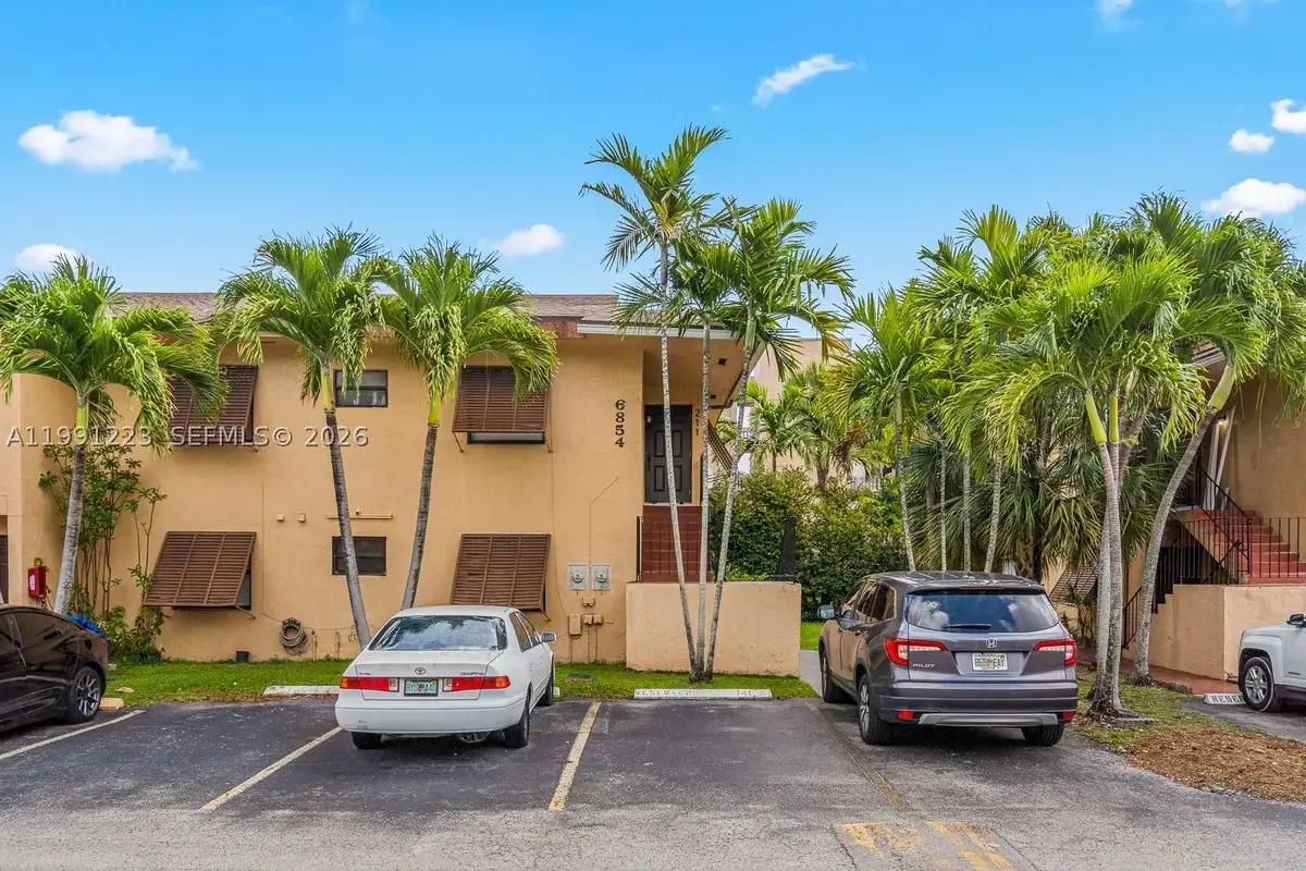 6854 NW 173rd Dr #210, Hialeah: photo 1 of 40