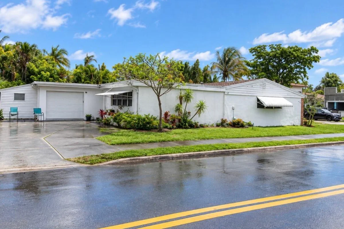 1029 Ardmore Rd, West Palm Beach: photo 1 of 5