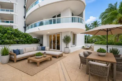 21050 Point Pl #401, Aventura: photo 1 of 56