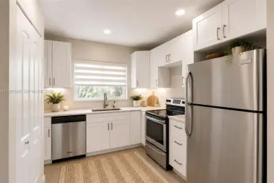 9201 Sunrise Lakes Blvd #304, Sunrise: photo 1 of 19