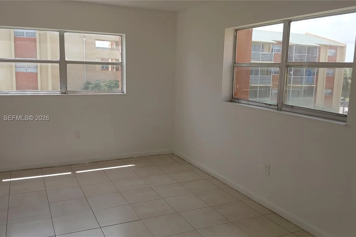 3610 NW 21st St #313, Lauderdale Lakes: photo 1 of 10