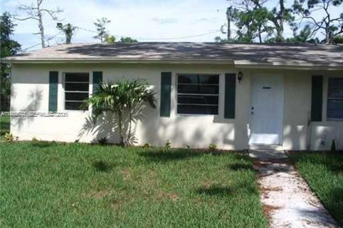 4380 Lakewood Rd, Lake Worth: photo 1 of 17