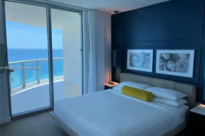 17315 Collins Ave #1501, Sunny Isles Beach: photo 1 of 9