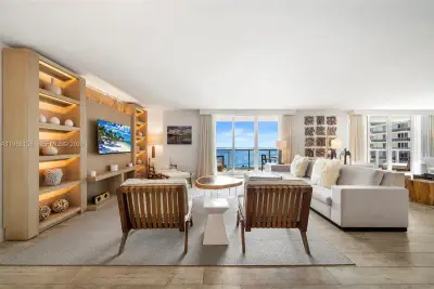 102 24th St #1040, Miami Beach: photo 1 of 26