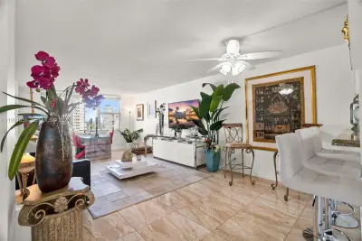 201 N Ocean Blvd #509, Pompano Beach: photo 1 of 30