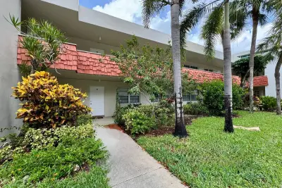901 Cypress Ter #103, Pompano Beach: photo 1 of 28